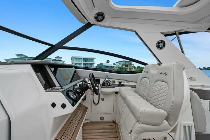 Slide: The Image of Sea Ray 320 DA-OB 2021 - 5510374