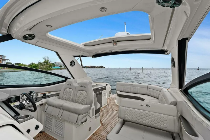 Slide: The Image of Sea Ray 320 DA-OB 2021 - 5510373