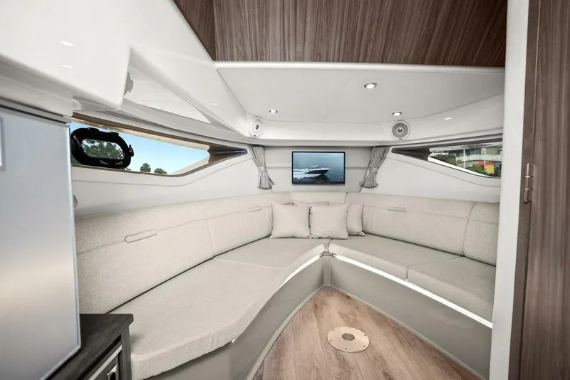 Slide: The Image of Sea Ray 320 DA-OB 2021 - 5510387