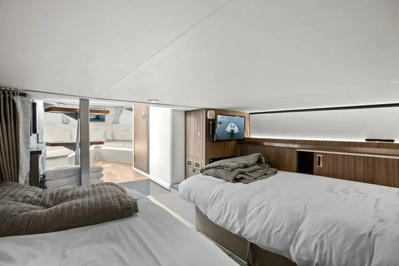 Slide: The Image of Sea Ray 320 DA-OB 2021 - 5510390