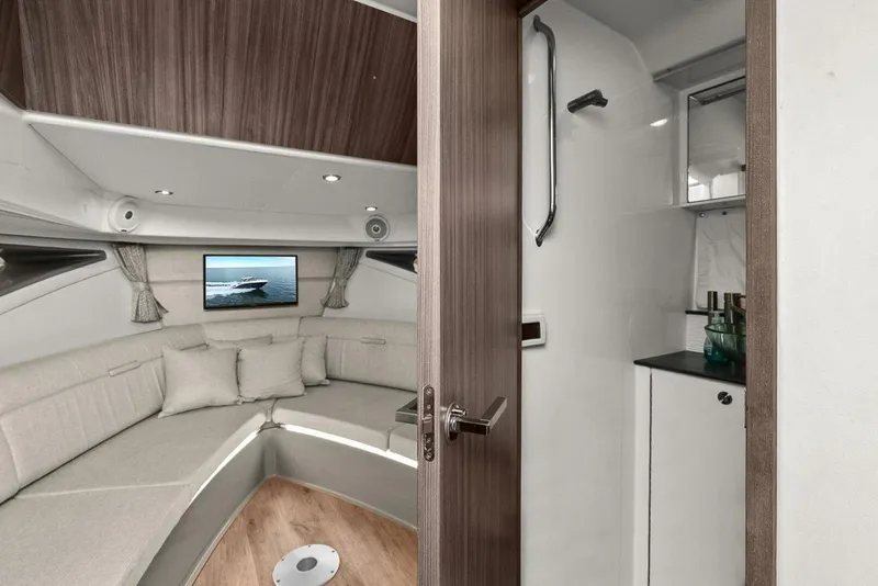 Slide: The Image of Sea Ray 320 DA-OB 2021 - 5510391