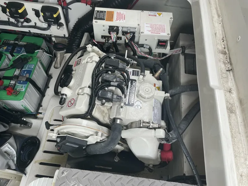 Slide: The Image of Sea Ray 320 DA-OB 2021 - 5466108