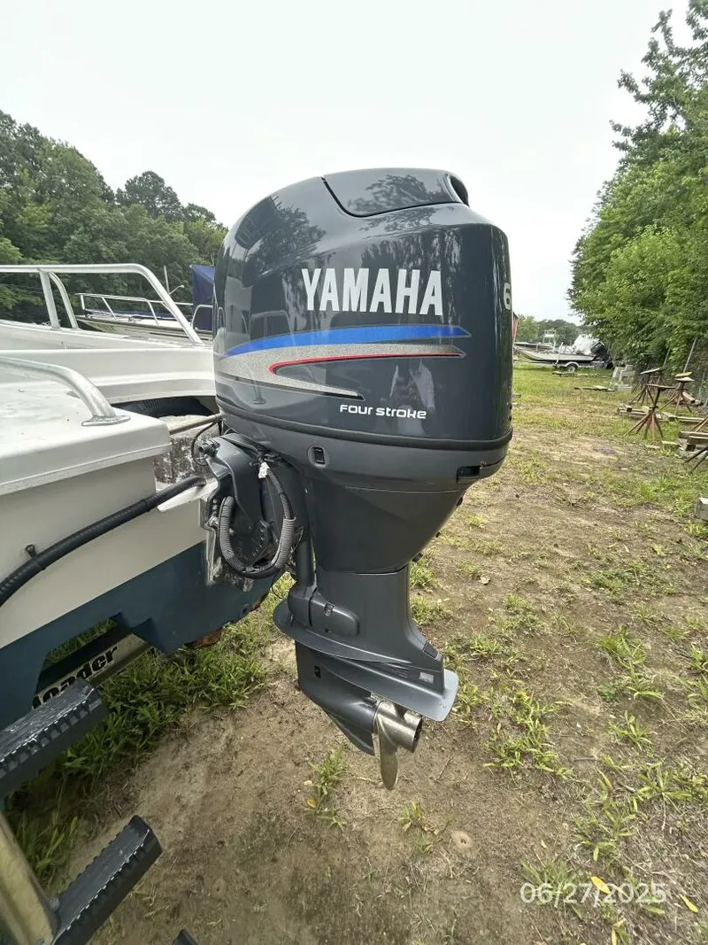 Slide: The Image of 22' Twin Vee starboard outboard1 - 5465984