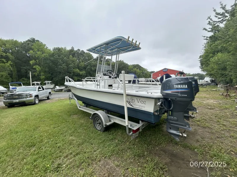 Slide: The Image of 22' Twin Vee port aft profile - 5465975