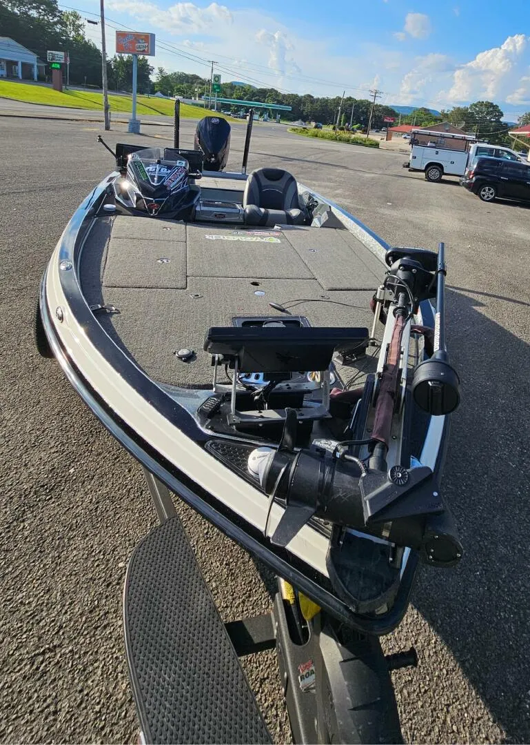 Slide: The Image of Ranger Z520L 2020 - 5485110