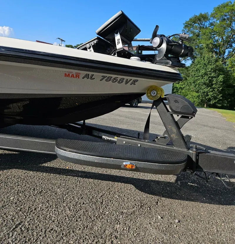 Slide: The Image of Ranger Z520L 2020 - 5485113