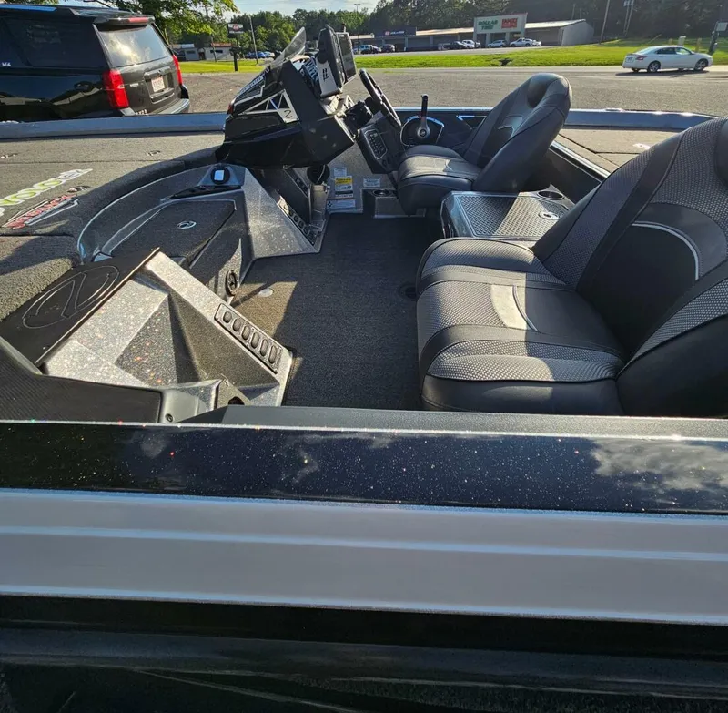 Slide: The Image of Ranger Z520L 2020 - 5485173