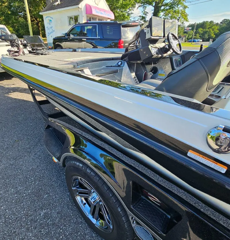 Slide: The Image of Ranger Z520L 2020 - 5485168