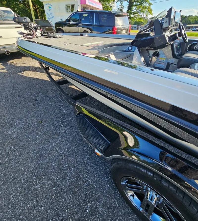 Slide: The Image of Ranger Z520L 2020 - 5485171