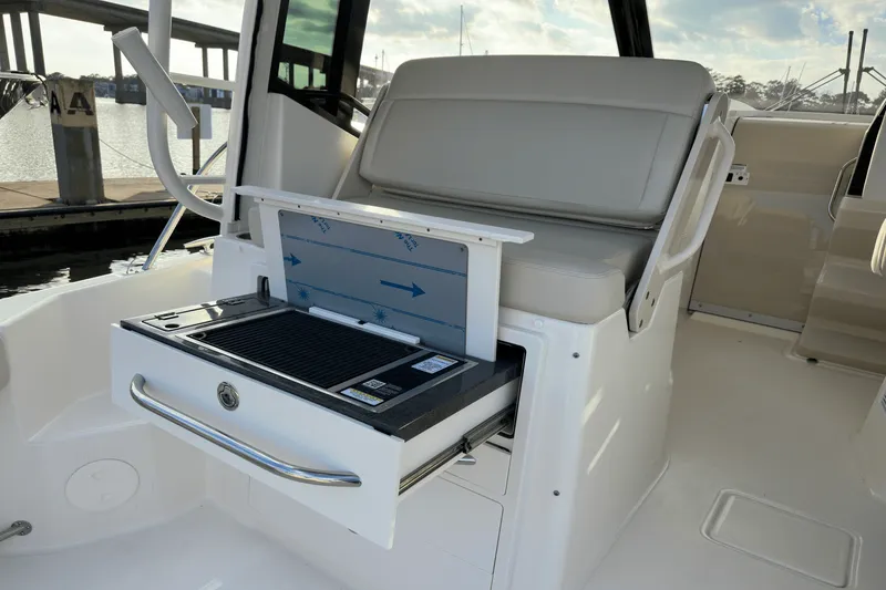 Slide: The Image of Boston Whaler 325 Conquest 2025 - 11