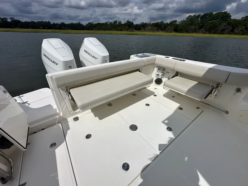 Slide: The Image of Boston Whaler 325 Conquest 2025 - 21