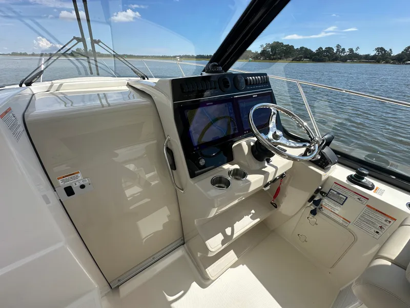 Slide: The Image of Boston Whaler 325 Conquest 2025 - 28