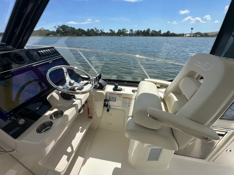 Slide: The Image of Boston Whaler 325 Conquest 2025 - 29