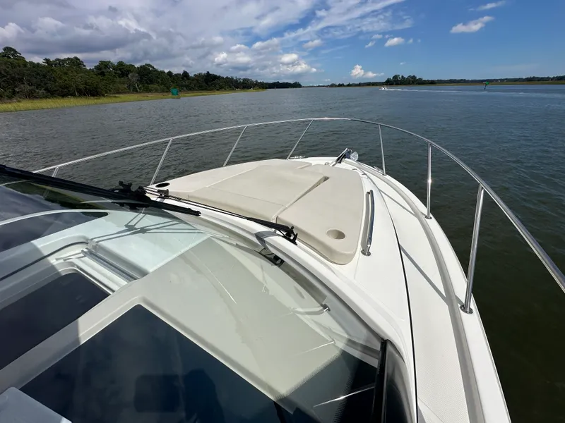 Slide: The Image of Boston Whaler 325 Conquest 2025 - 39