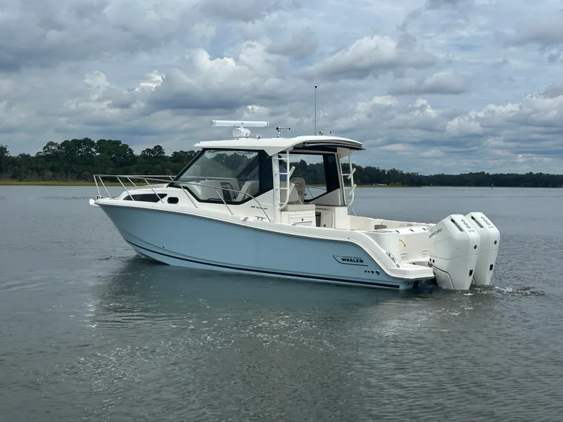 Slide: The Image of Boston Whaler 325 Conquest 2025 - 5