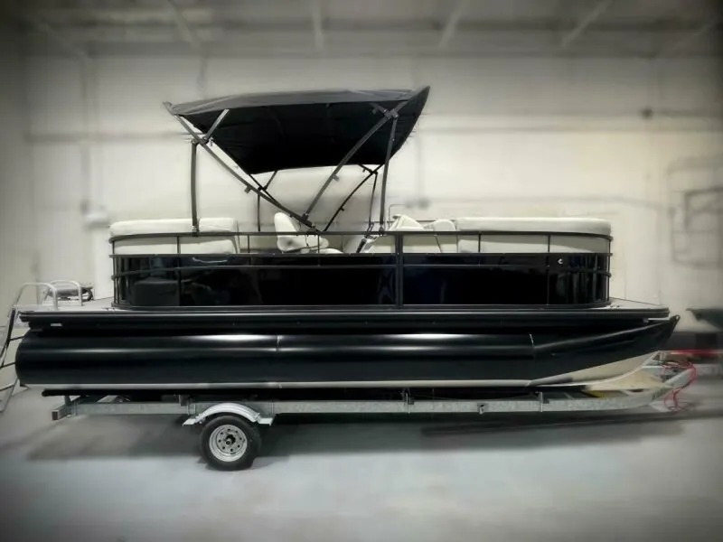 The Image of Vision WX Tritoon 2024 - 5466915