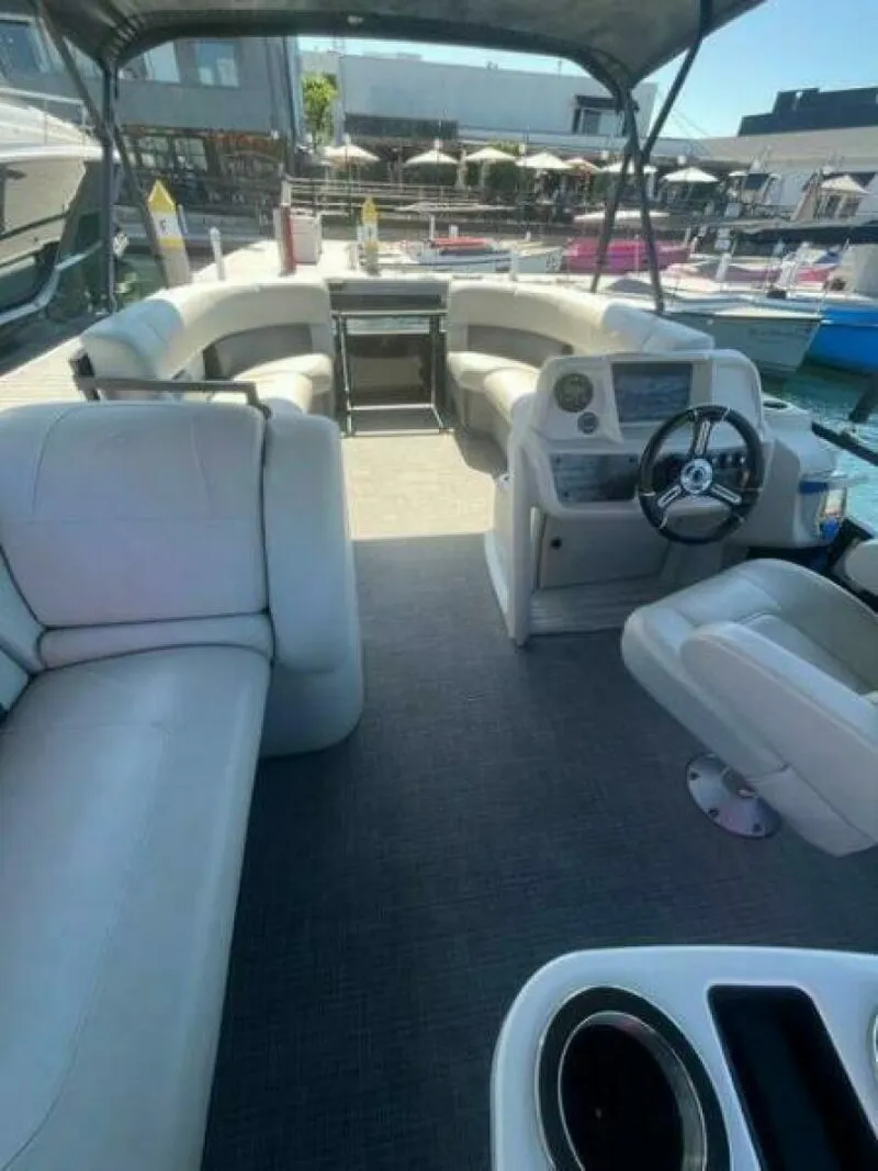 Slide: The Image of Vision WX Tritoon 2024 - 5466999