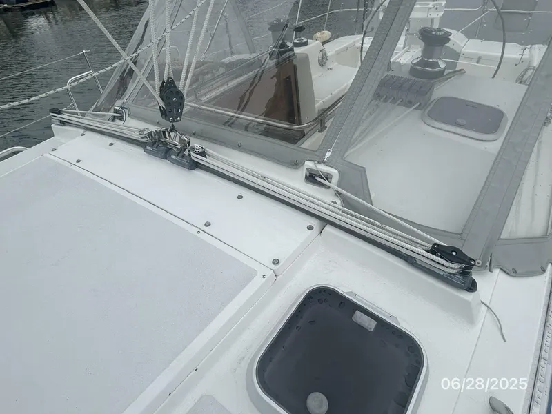 Slide: The Image of 40' Freedom traveler1 - 5467471