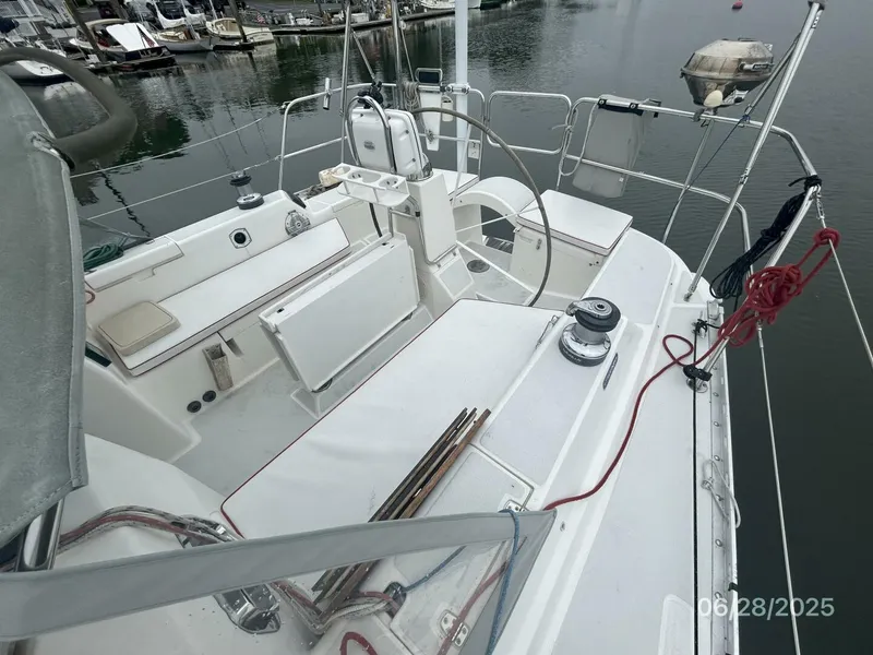 Slide: The Image of 40' Freedom cockpit1 - 5467309