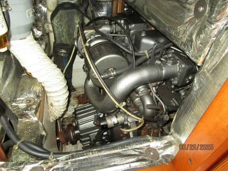 Slide: The Image of 40' Freedom auxiliary access1 - 5467269