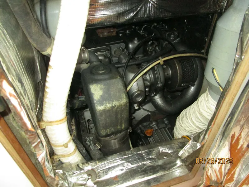 Slide: The Image of 40' Freedom auxiliary access3 - 5467265