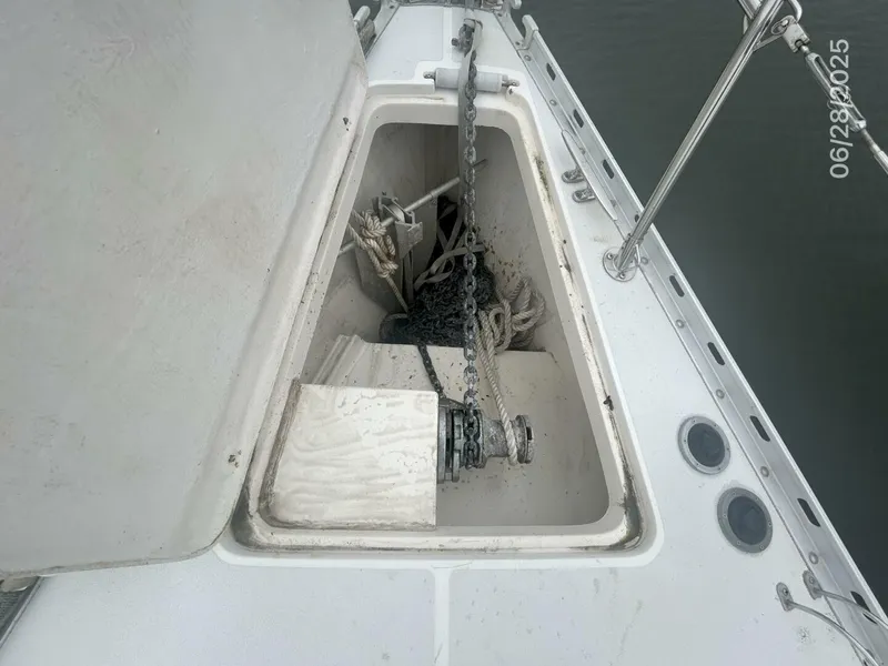 Slide: The Image of 40' Freedom anchor windlass - 5467262