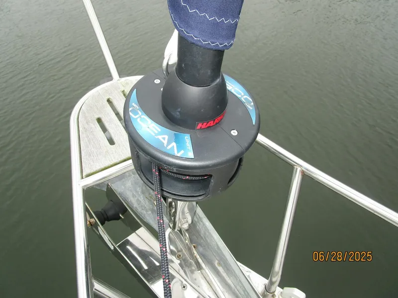 Slide: The Image of 40' Freedom roller furler - 5467430