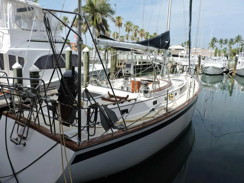 The Image of Endeavour 42 1985 - 5468215