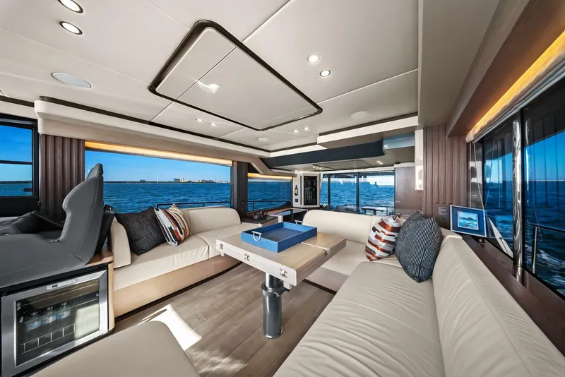 Slide: The Image of 2025 Absolute Navetta 53 - Salon - 5860750
