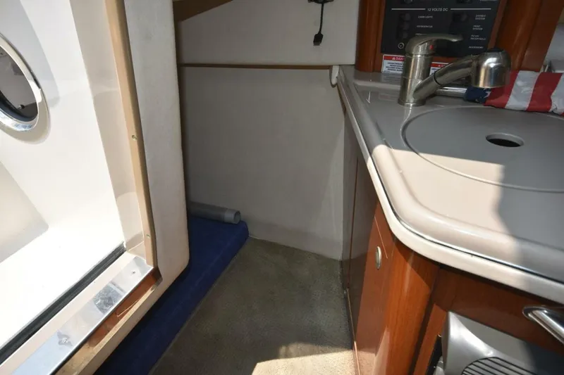 Slide: The Image of Sea Ray 240 Sundancer 2008 - 5468559