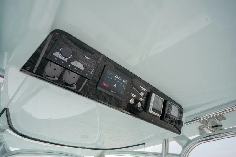 Slide: The Image of 2025 Valhalla V-28 Bay Boat - 5469538