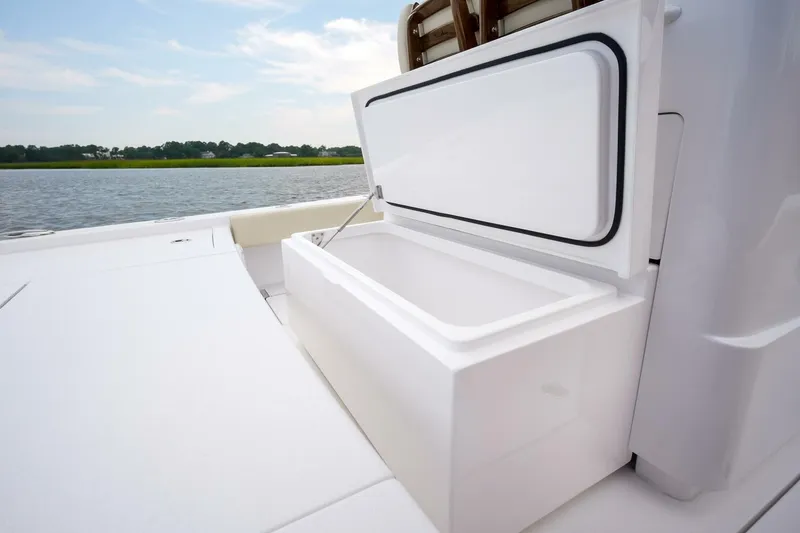 Slide: The Image of 2025 Valhalla V-28 Bay Boat - 5469543