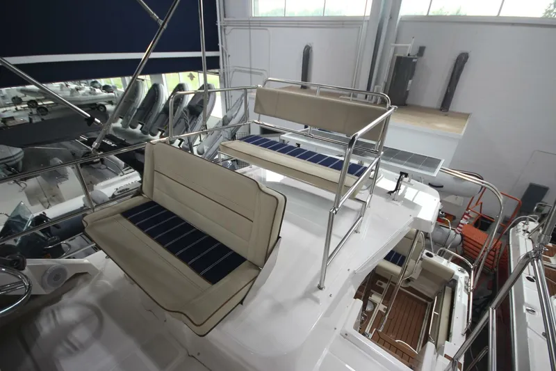 Slide: The Image of Ranger Tug R-29 Command Bridge Luxury Edition 2024 - 5469710