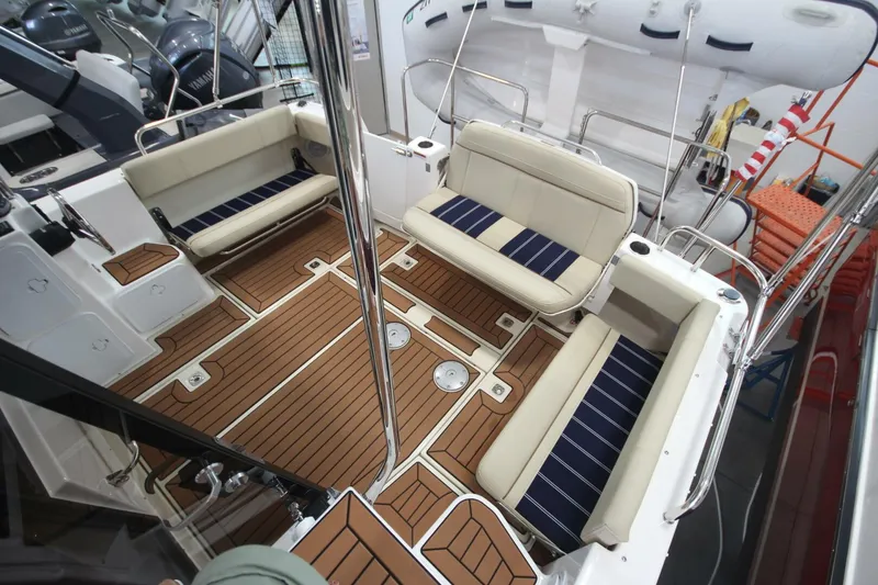 Slide: The Image of Ranger Tug R-29 Command Bridge Luxury Edition 2024 - 5469719