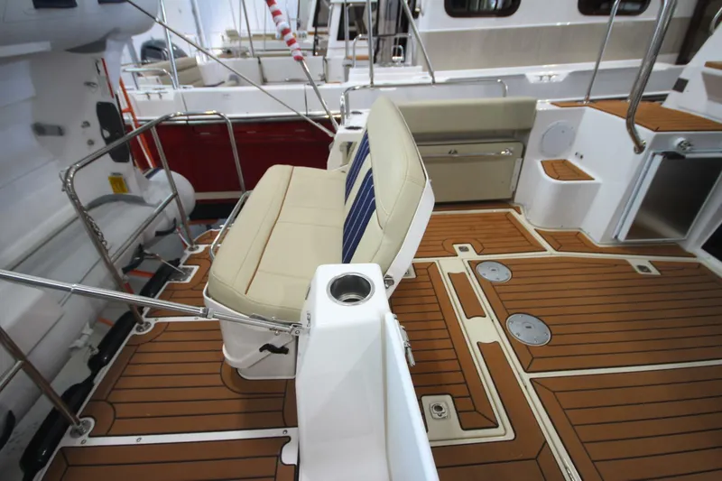 Slide: The Image of Ranger Tug R-29 Command Bridge Luxury Edition 2024 - 5469726