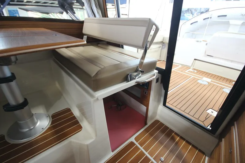 Slide: The Image of Ranger Tug R-29 Command Bridge Luxury Edition 2024 - 5469734