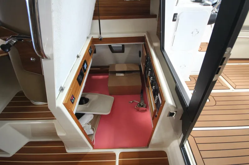 Slide: The Image of Ranger Tug R-29 Command Bridge Luxury Edition 2024 - 5469735