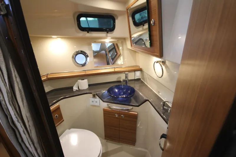 Slide: The Image of Ranger Tug R-29 Command Bridge Luxury Edition 2024 - 5469748