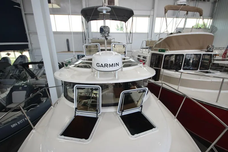 Slide: The Image of Ranger Tug R-29 Command Bridge Luxury Edition 2024 - 5469752