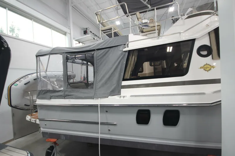 Slide: The Image of Ranger Tug R-29 Command Bridge Luxury Edition 2024 - 5469754