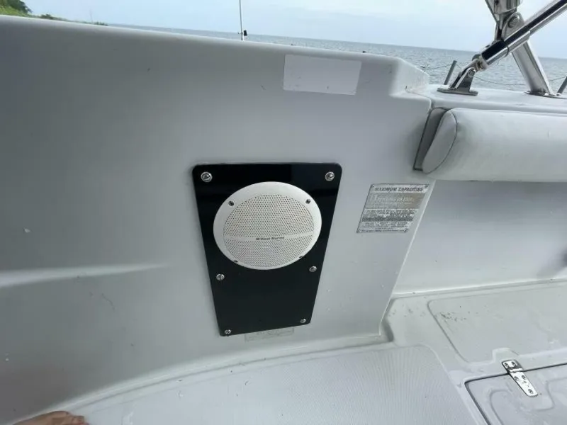 Slide: The Image of Boston Whaler 21 Outrage 1993 - 5470233