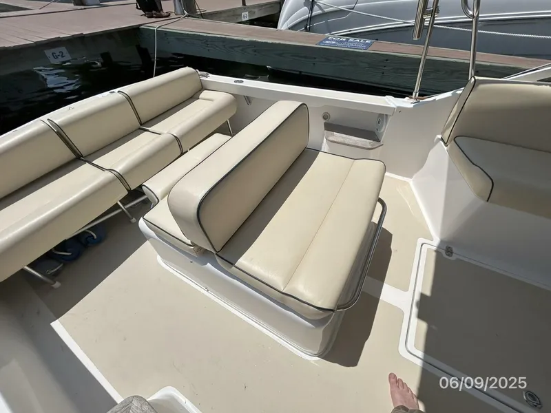 Slide: The Image of 25' Hunt cockpit centerline seating - 5470292