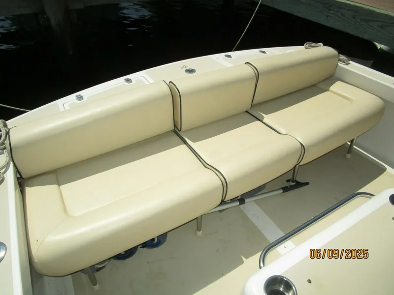 Slide: The Image of 25' Hunt cockpit aft seating - 5470291