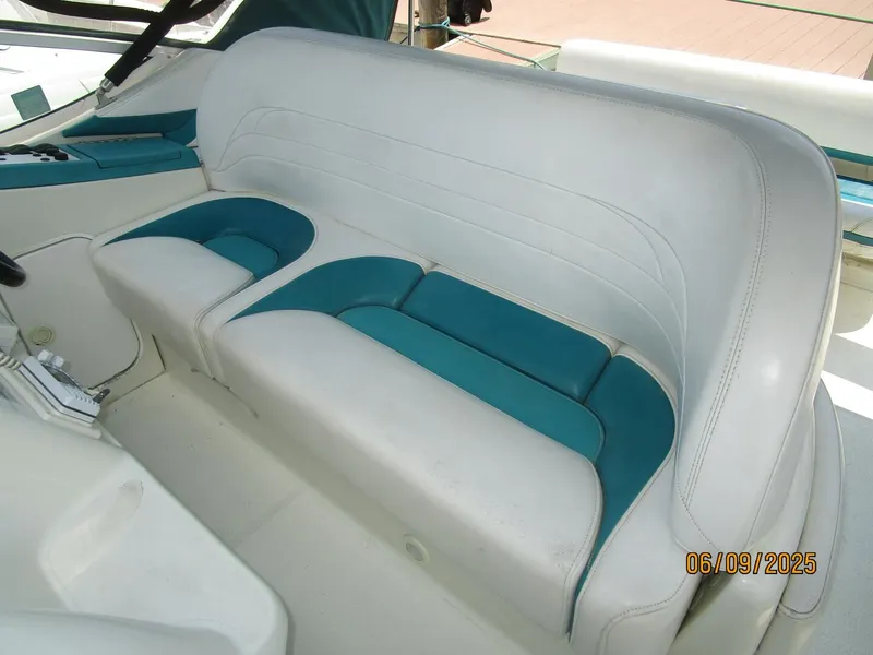 Slide: The Image of 31' Silverton helm benchseat - 5471809