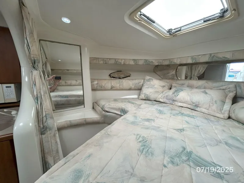 Slide: The Image of 31' Silverton forward stateroom port - 5494222