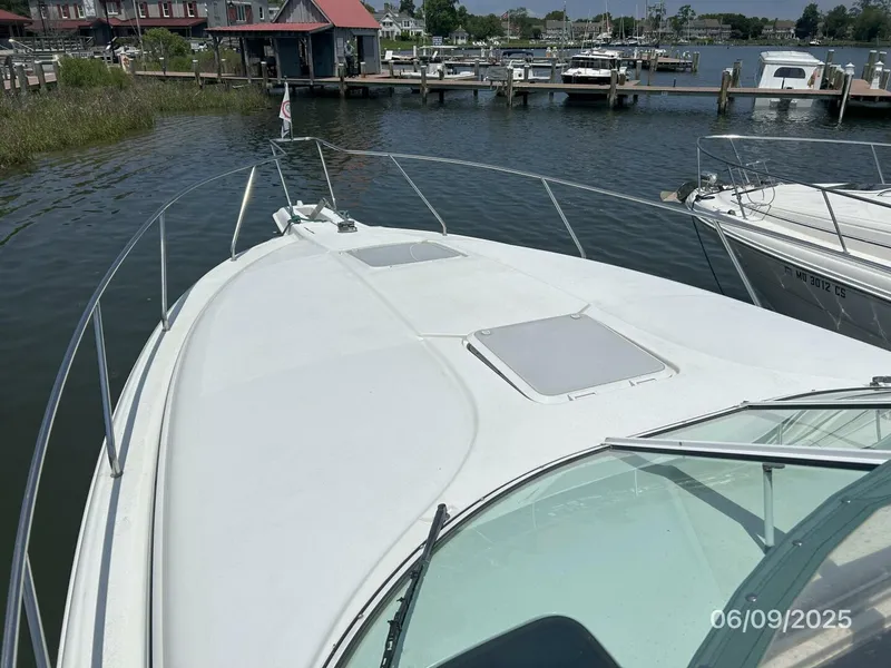Slide: The Image of 31' Silverton foredeck2 - 5471807
