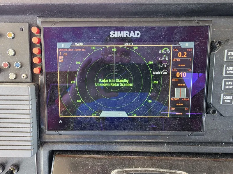 Slide: The Image of Chris-Craft Roamer 60 1976 - 5473751