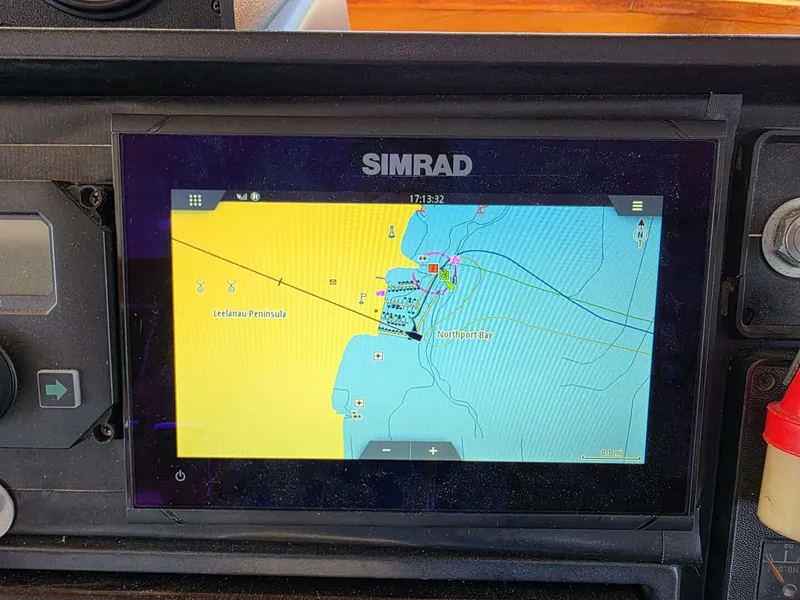 Slide: The Image of Chris-Craft Roamer 60 1976 - 5473752