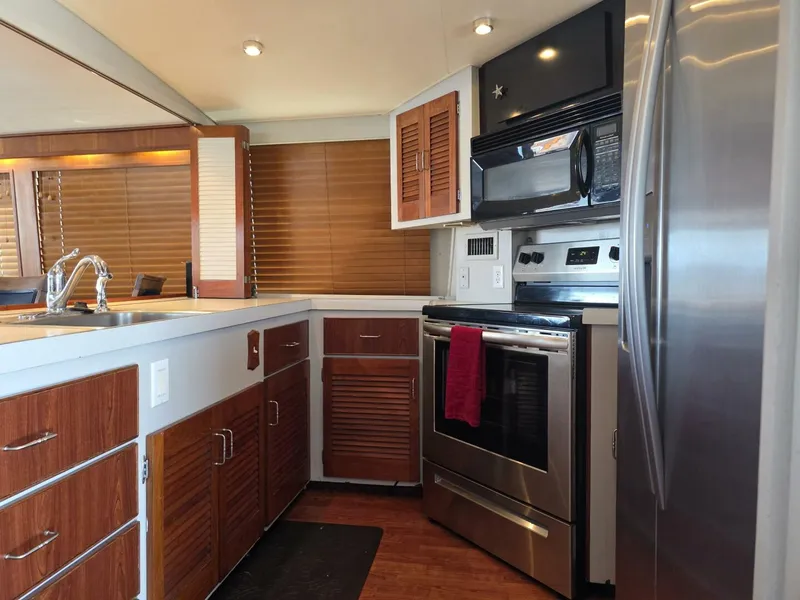 Slide: The Image of Chris-Craft Roamer 60 1976 - 5473766