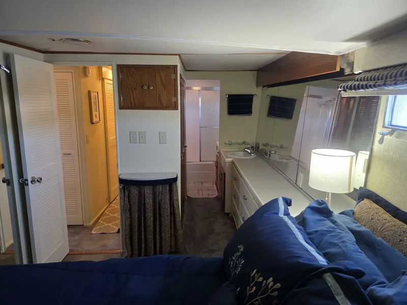 Slide: The Image of Chris-Craft Roamer 60 1976 - 5473796